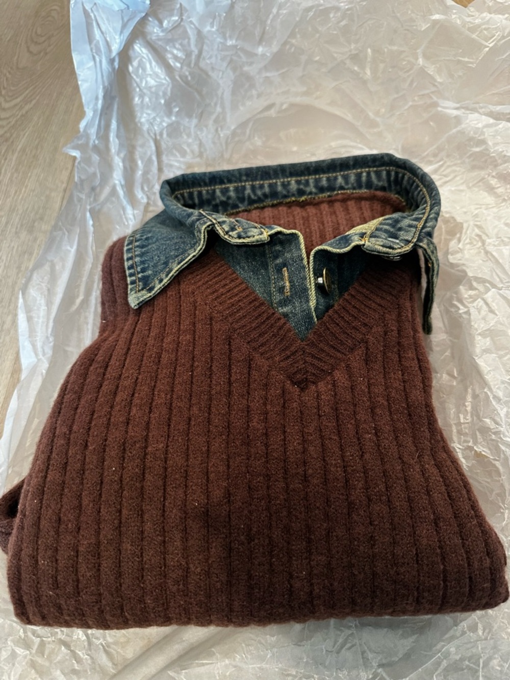 Commense Women's V-Neck Ribbed Sweater in Deep Brown L - Picture 5 of 9